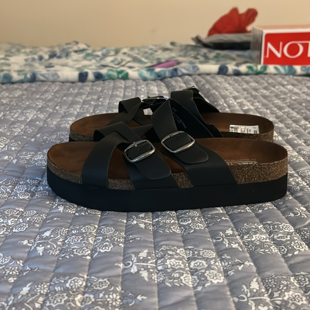 Cliffs Black Strappy Sandals - Picture 5 of 6